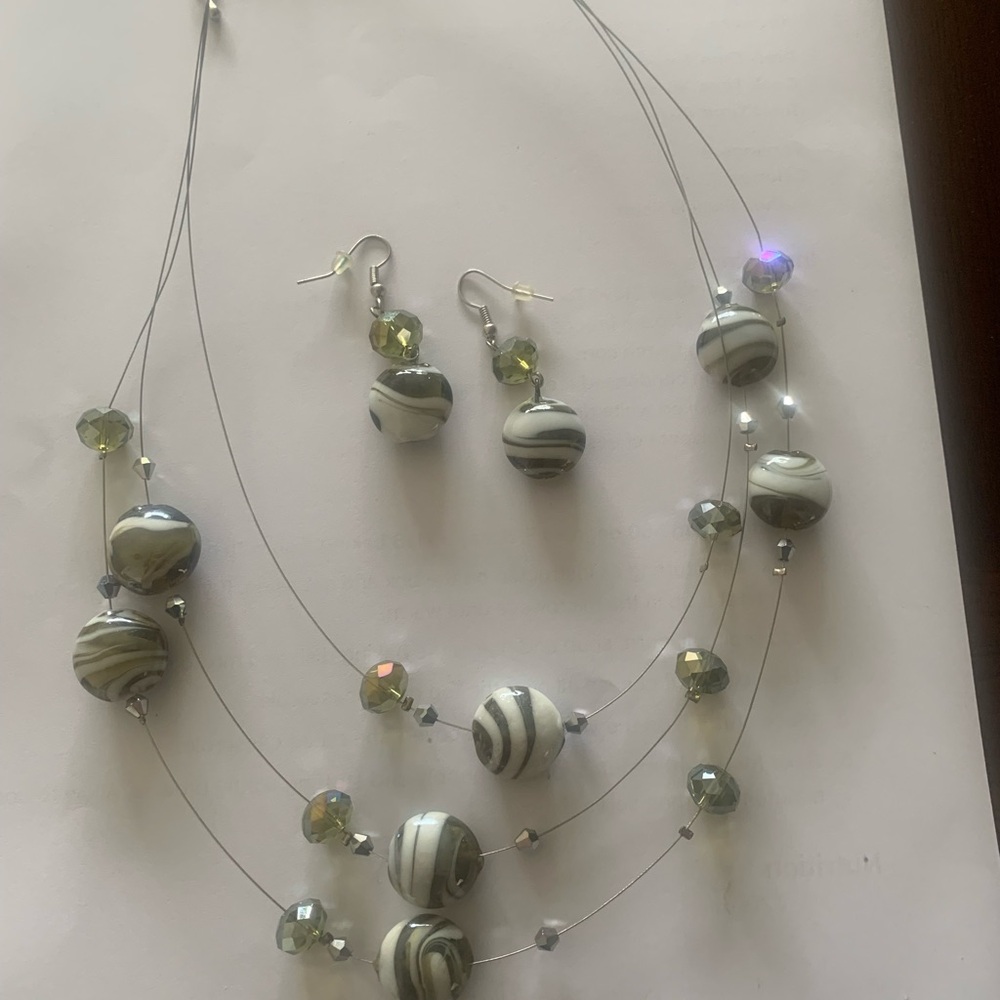 WIRED 3 STRAND BEADED LAYERED NECKLACE WITH MATCHING PIERCED EARRINGS